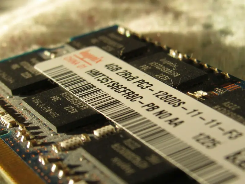 Barcode label with a serial number